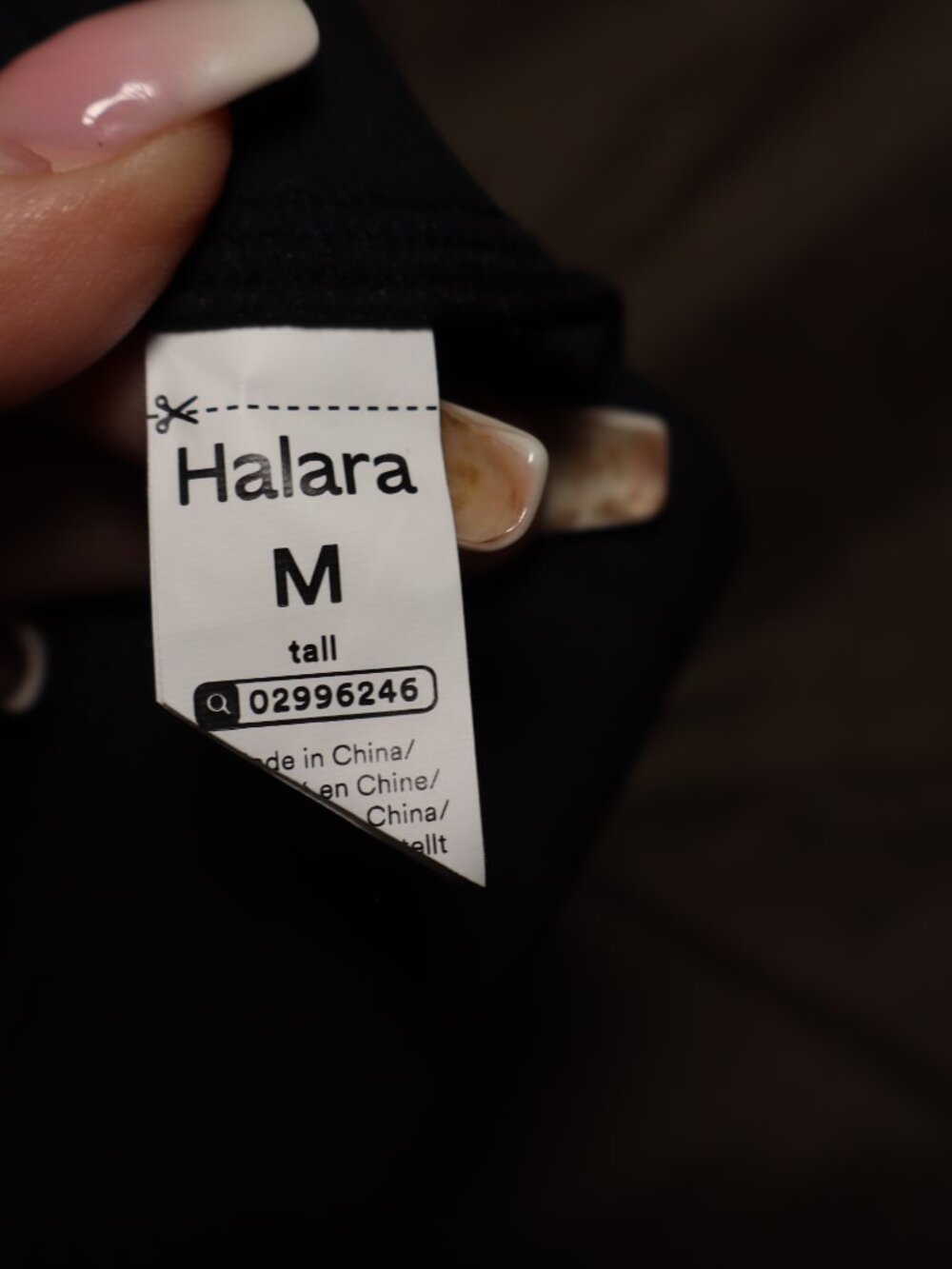 HALARA High Waisted Tummy Control Pocket Shaping Leggings - Medium TALL Black - Picture 5 of 5